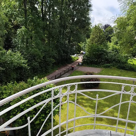 Kurpension Parkfrieden بيت ضيافة باد بيرمونت